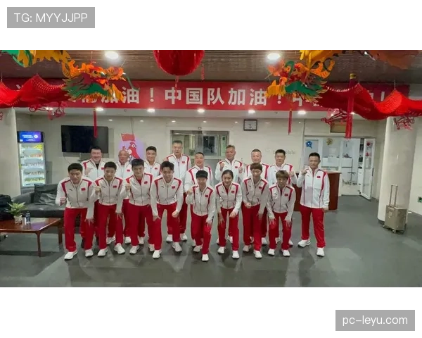 国乒结束海南封闭集训，主力团队启程奔赴新加坡